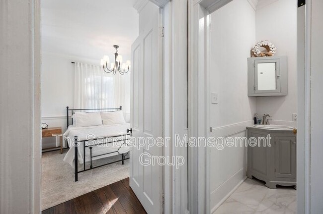 Building Photo - 216 W Carolina Ave