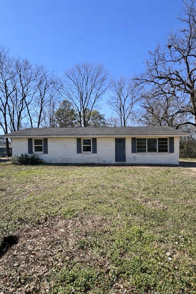 Building Photo - 408 Midway St