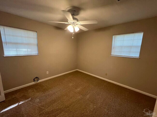 Building Photo - 5859 Mapleton St