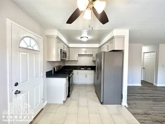 Building Photo - 2 Bed 2 Bath Torrance Apartment For Rent