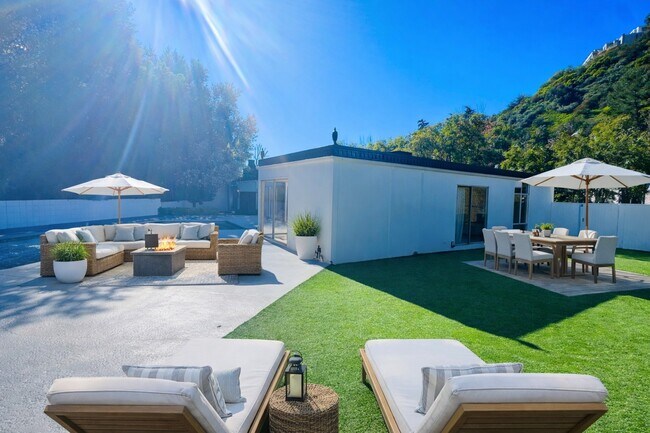 Building Photo - 936 Chantilly Rd