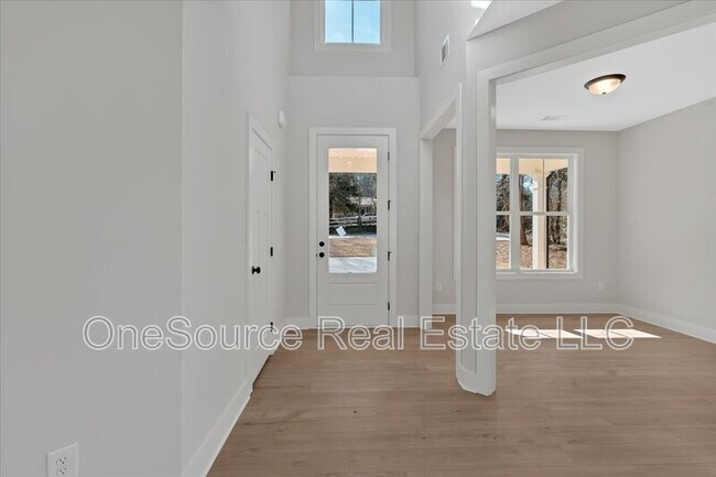 Building Photo - 4444 Sullivan Rd SW