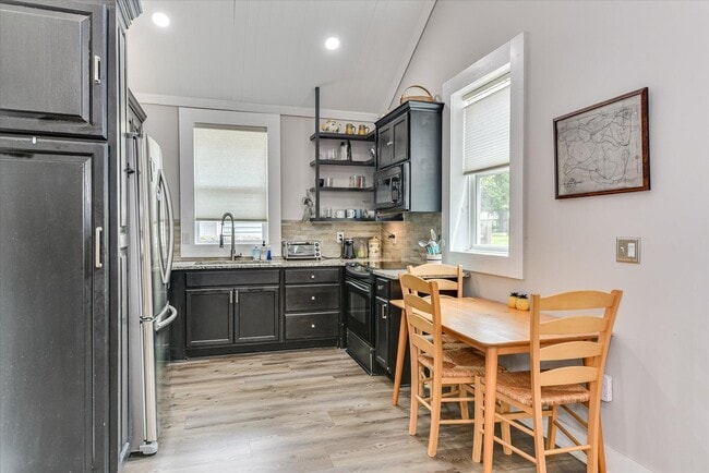 Building Photo - 116 Edgefield Ave NW