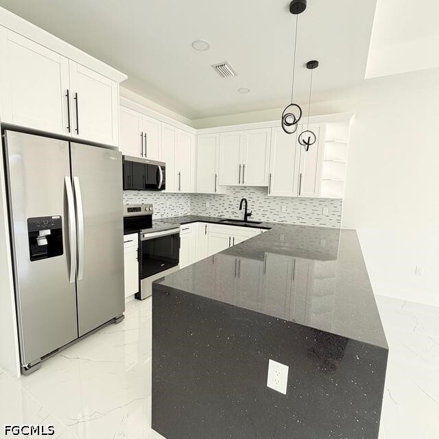 Building Photo - 209-211 W 12th St