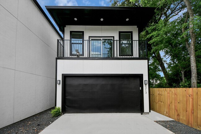 Building Photo - 8313 Venus St