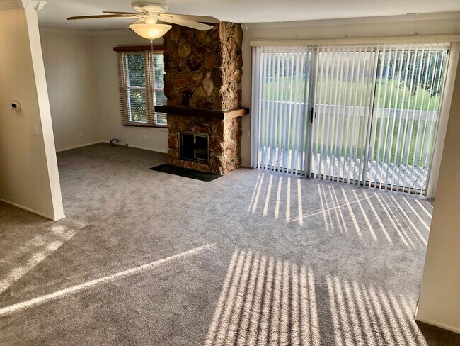Building Photo - 1426 Clairmont Ct