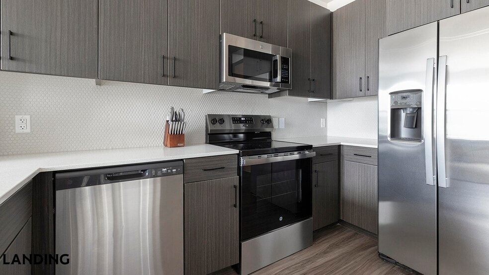 Building Photo - 14015 Univ Pass