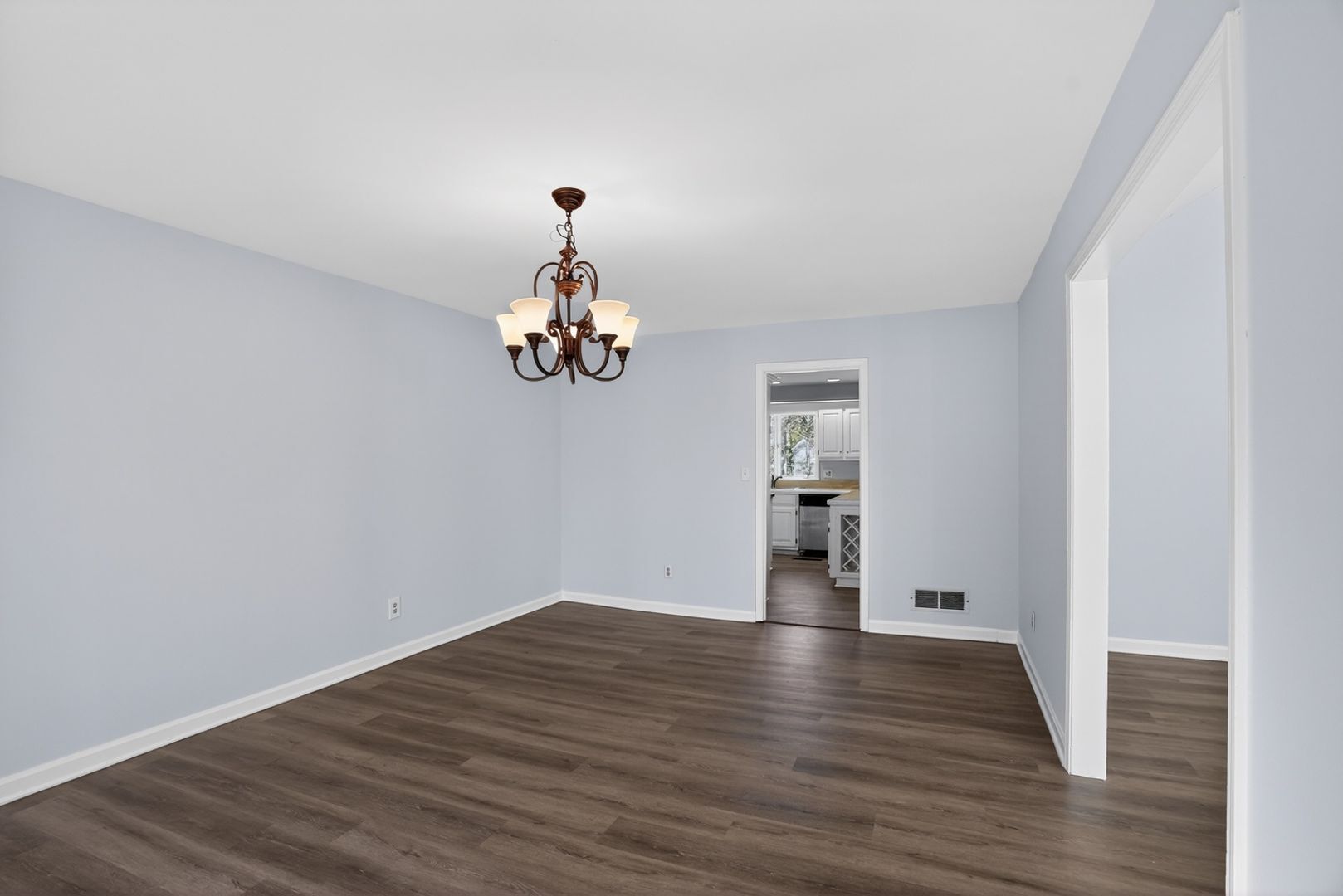 Building Photo - 194 Millbrook Farm Rd