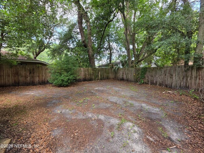 Building Photo - 3353 Dellwood Ave