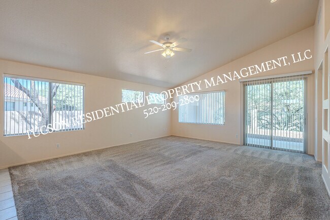 Building Photo - 11174 N Sand Pointe Dr