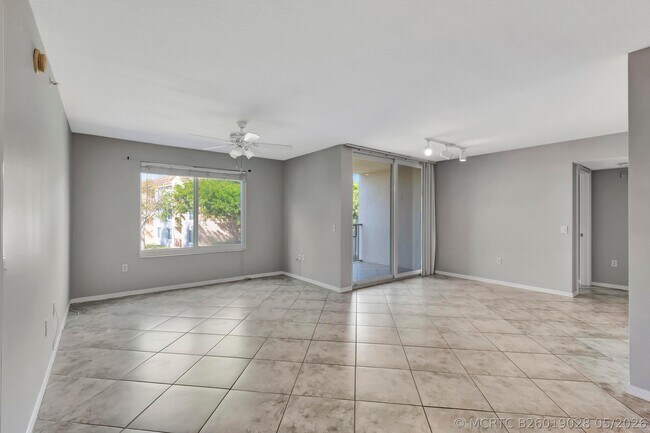 Building Photo - 116 Villa Cir