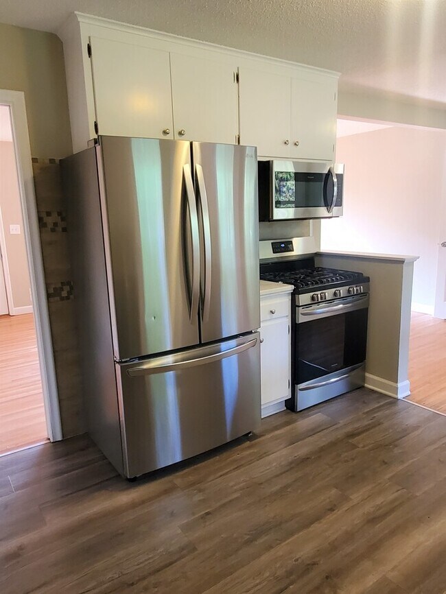Building Photo - 1760 City Heights Dr