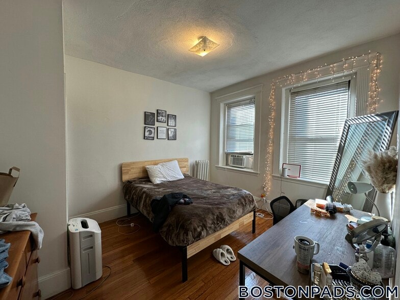 Building Photo - 1254 Commonwealth Ave