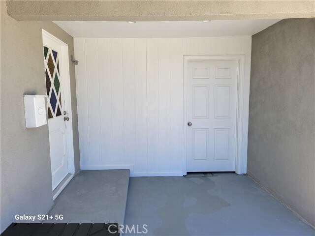 Building Photo - 937 N Iroquois Ave