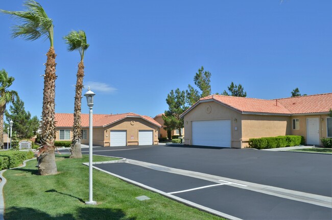 Building Photo - Desert Breeze Apartments