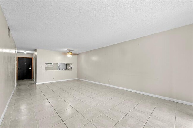 Building Photo - 7173 Orange Dr