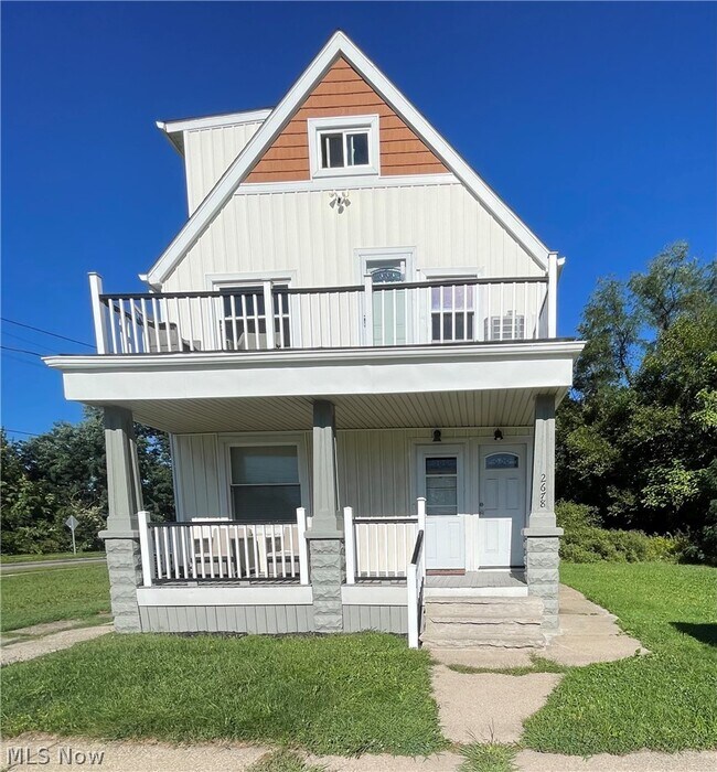 Building Photo - 2678 Grand Ave