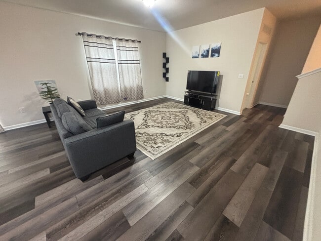 Building Photo - Room in House on Justice Union Ct