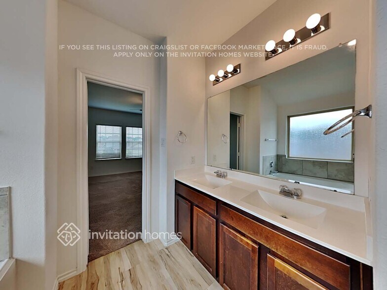 Building Photo - 23839 Via Camino Ln