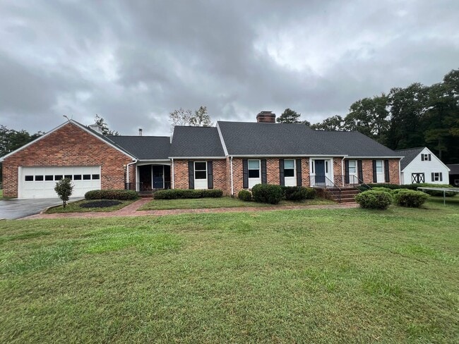Building Photo - 7356 Woodville Ln
