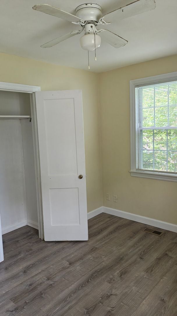 Building Photo - 3 Bed 1 Bath Home for Rent in Norfolk!