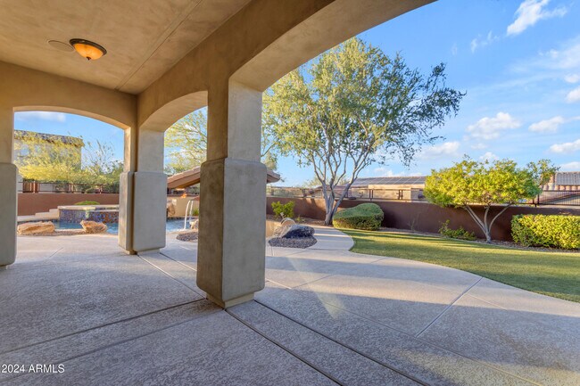 Building Photo - 2322 E Samantha Way