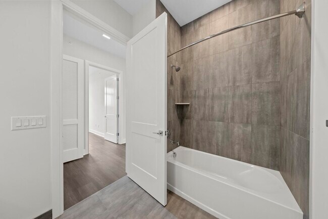 Building Photo - 121 34th St