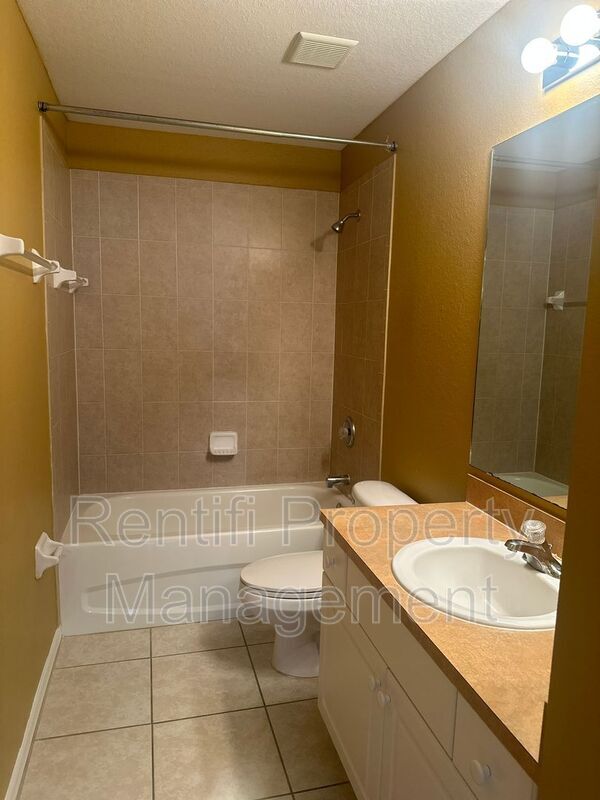 Building Photo - 1513 NE 36th Terrace