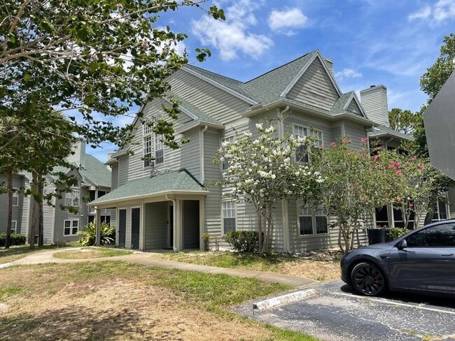 Building Photo - 6082 Westgate Dr