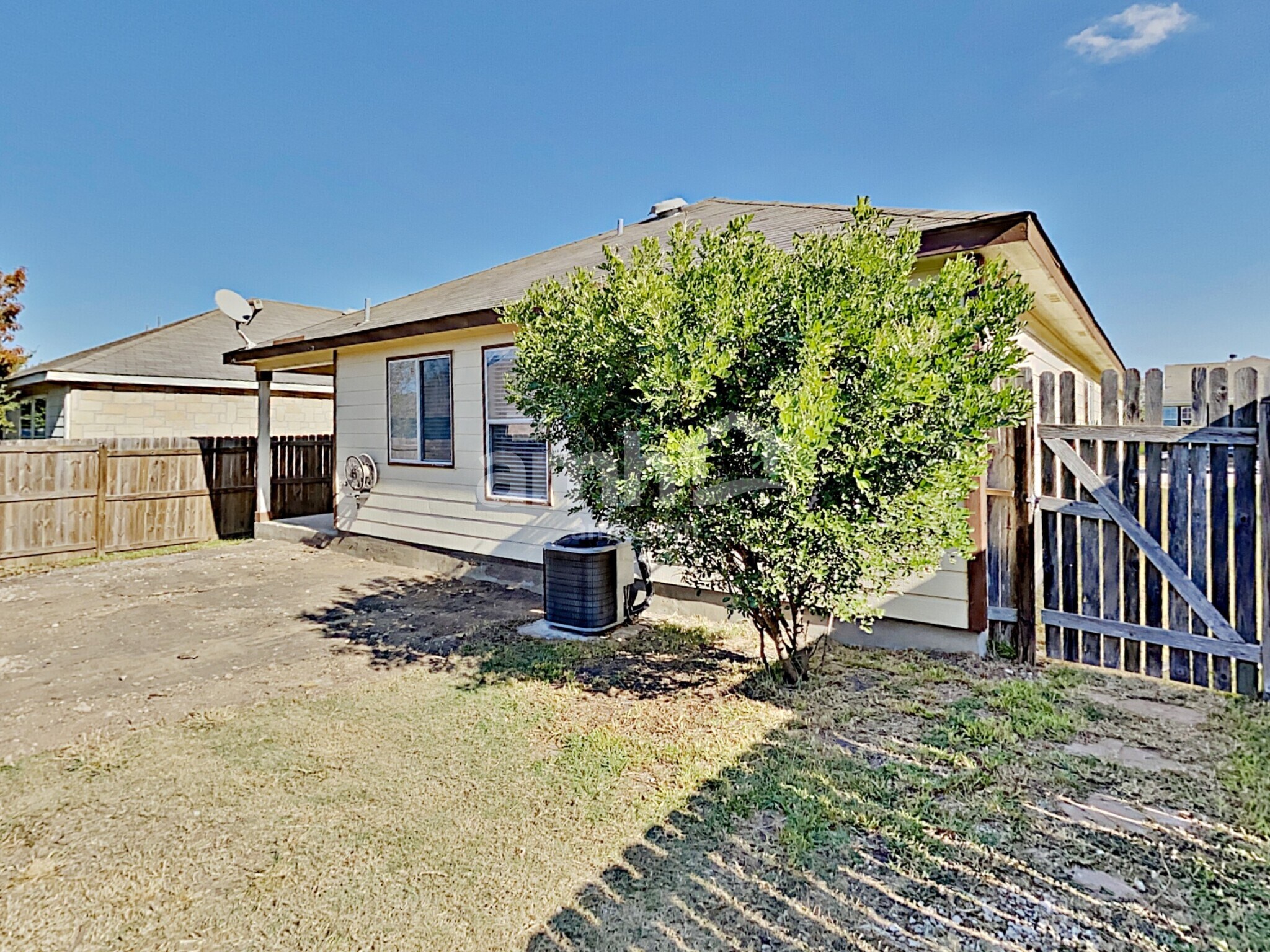 Building Photo - 24727 Maple Crest