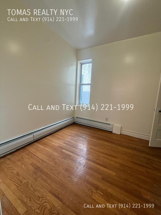 Building Photo - 775 E 233rd St