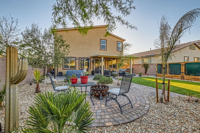 Building Photo - GATED 2-STORY HOME!