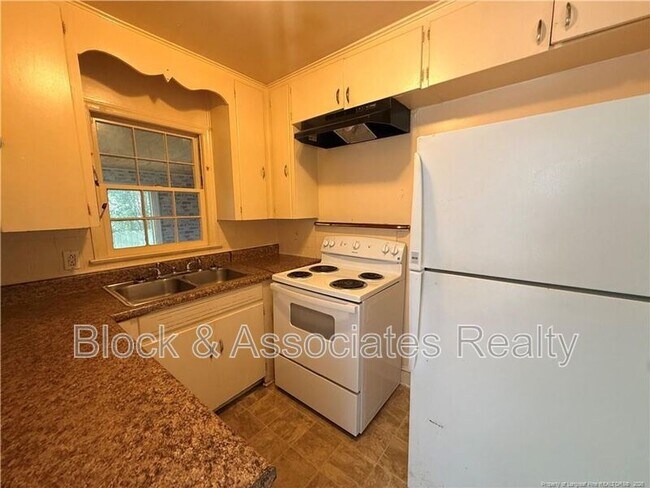 Building Photo - 115 S Tarboro St