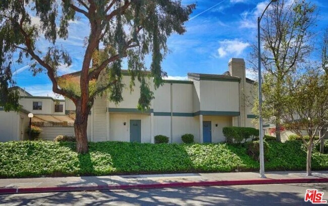 Primary Photo - 10574 Sunland Blvd