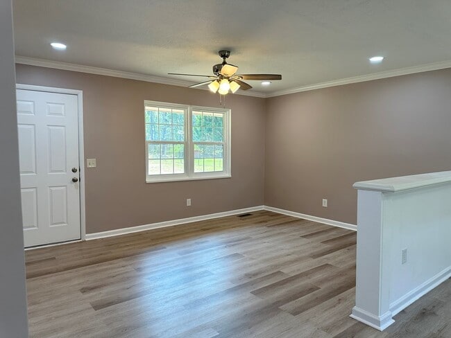 Building Photo - 1138 Philema Rd S