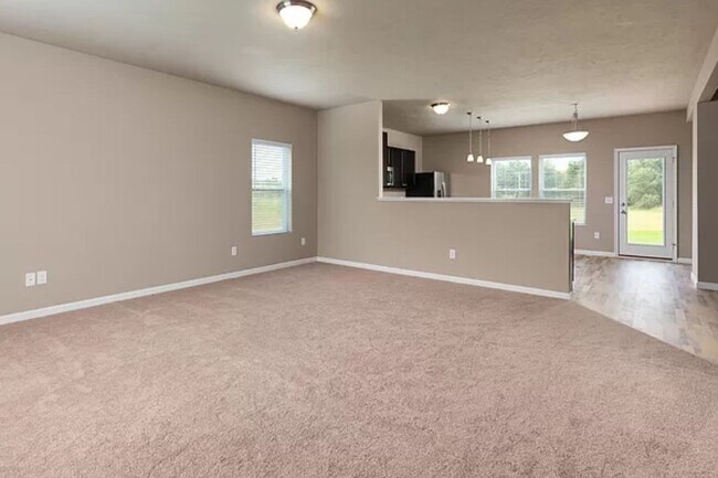 Building Photo - Newer 4 bedroom home for lease!