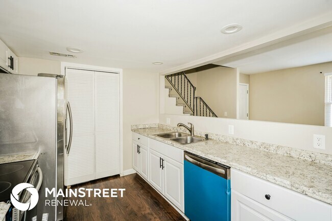 Building Photo - 105 Nelson Ct W