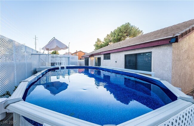 Building Photo - 2364 Belvedere Dr