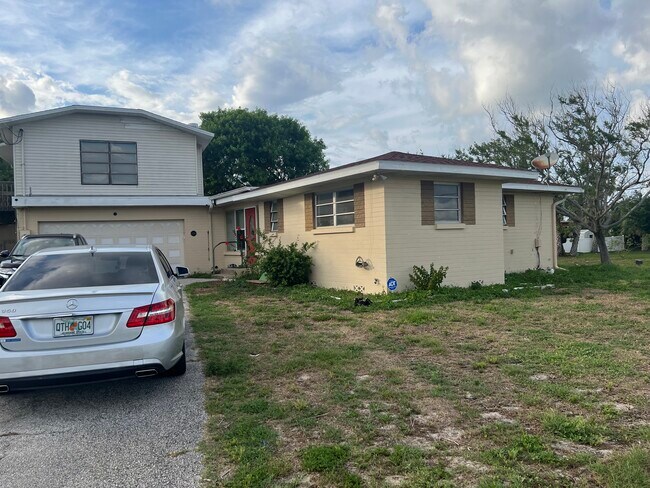 Building Photo - 2326 Cres Ridge Rd