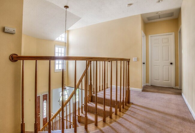 Building Photo - 4546 E Blue Jay Ave