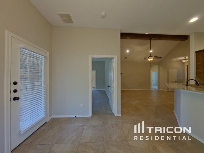 Building Photo - 4206 Sapphire Ln