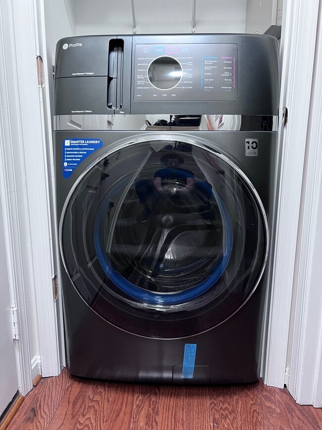 Brand New Large Capacity Washer/Dryer Unit - 20926 Cheyenne Terrace