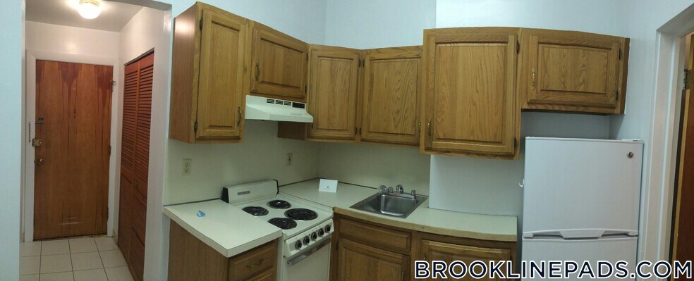 Building Photo - 1223 Beacon St