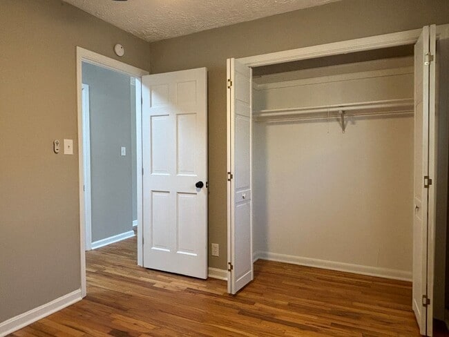 Building Photo - Charming 3 Bed 1 Bath with 1 Car Garage!