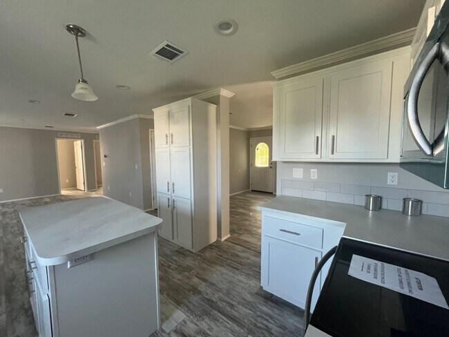 Building Photo - 36 Eland Dr