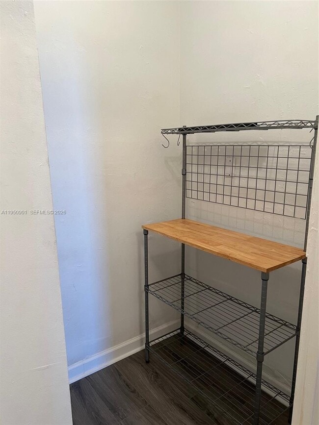 Building Photo - 1625 SE 10th Ave