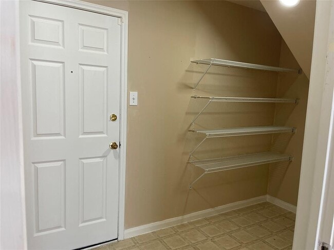 Building Photo - 25119 Clover Ranch Dr