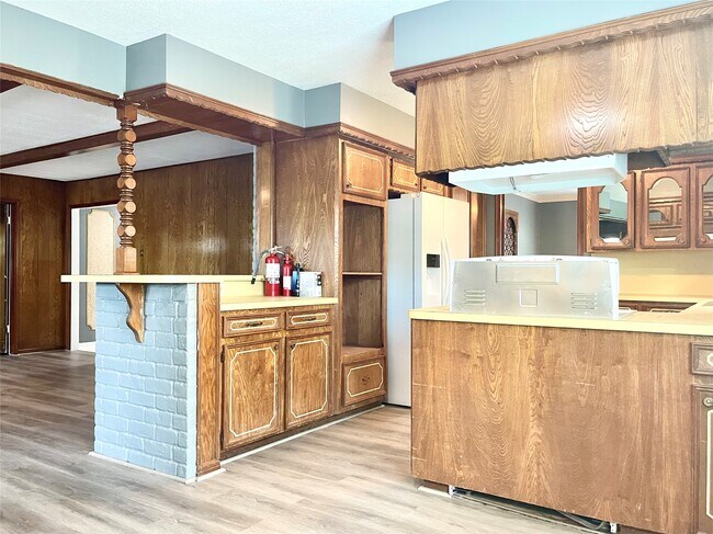Building Photo - 9626 Hearthwood Dr