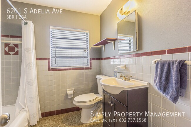 Building Photo - 6201 S Adelia Ave
