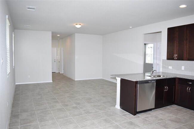Building Photo - 117 Keltic Dr